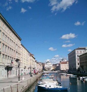 View from property - Hotel Centrale Trieste (Trieste)