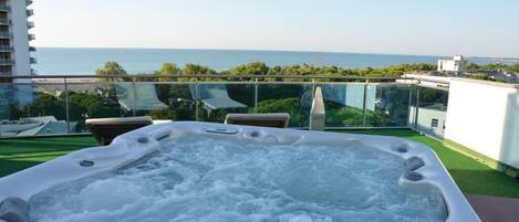 Bain à remous extérieur