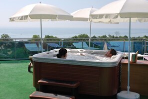 Outdoor spa tub - Cristallo (Lignano Sabbiadoro)