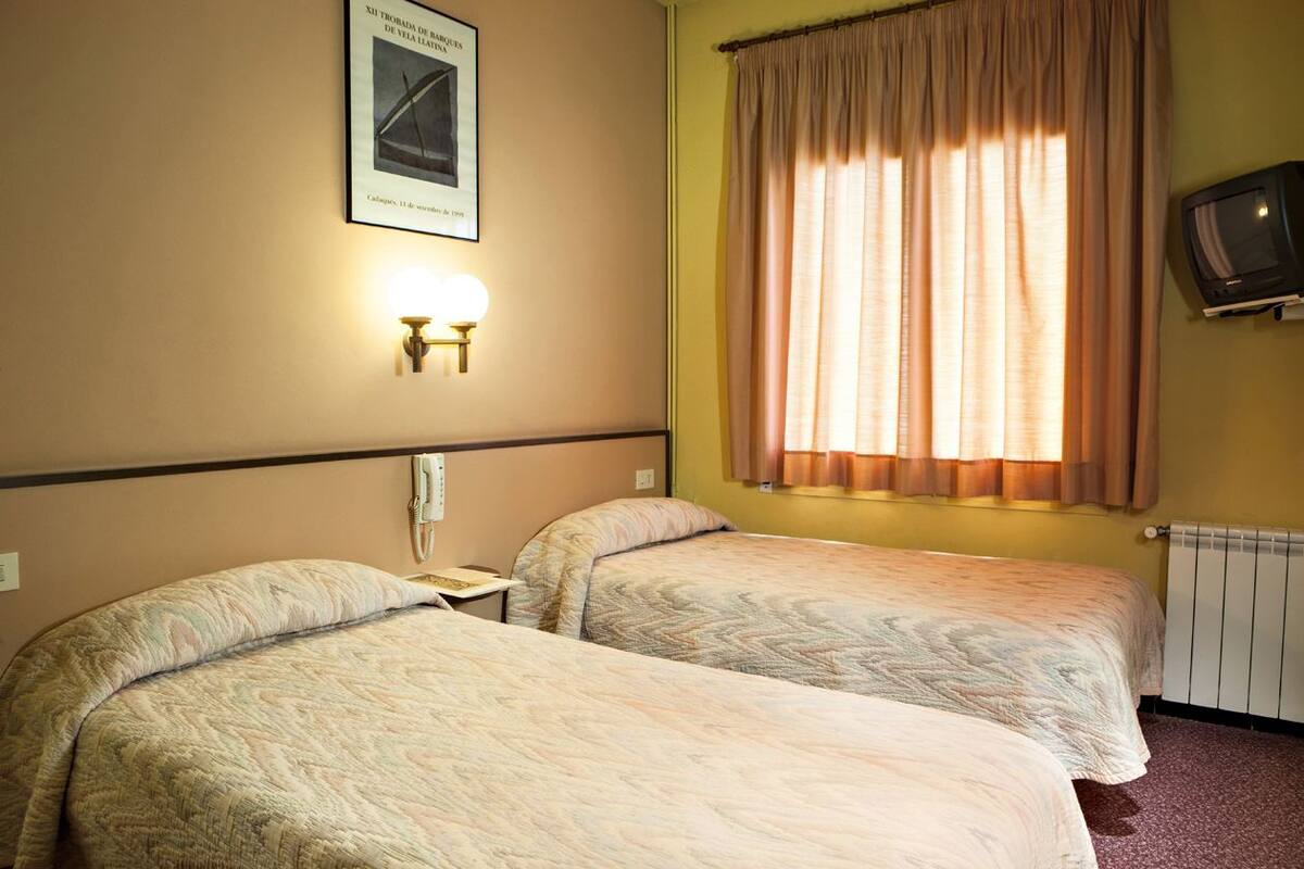 Economy Double Room | In-room safe, desk, soundproofing, rollaway beds (surcharge)