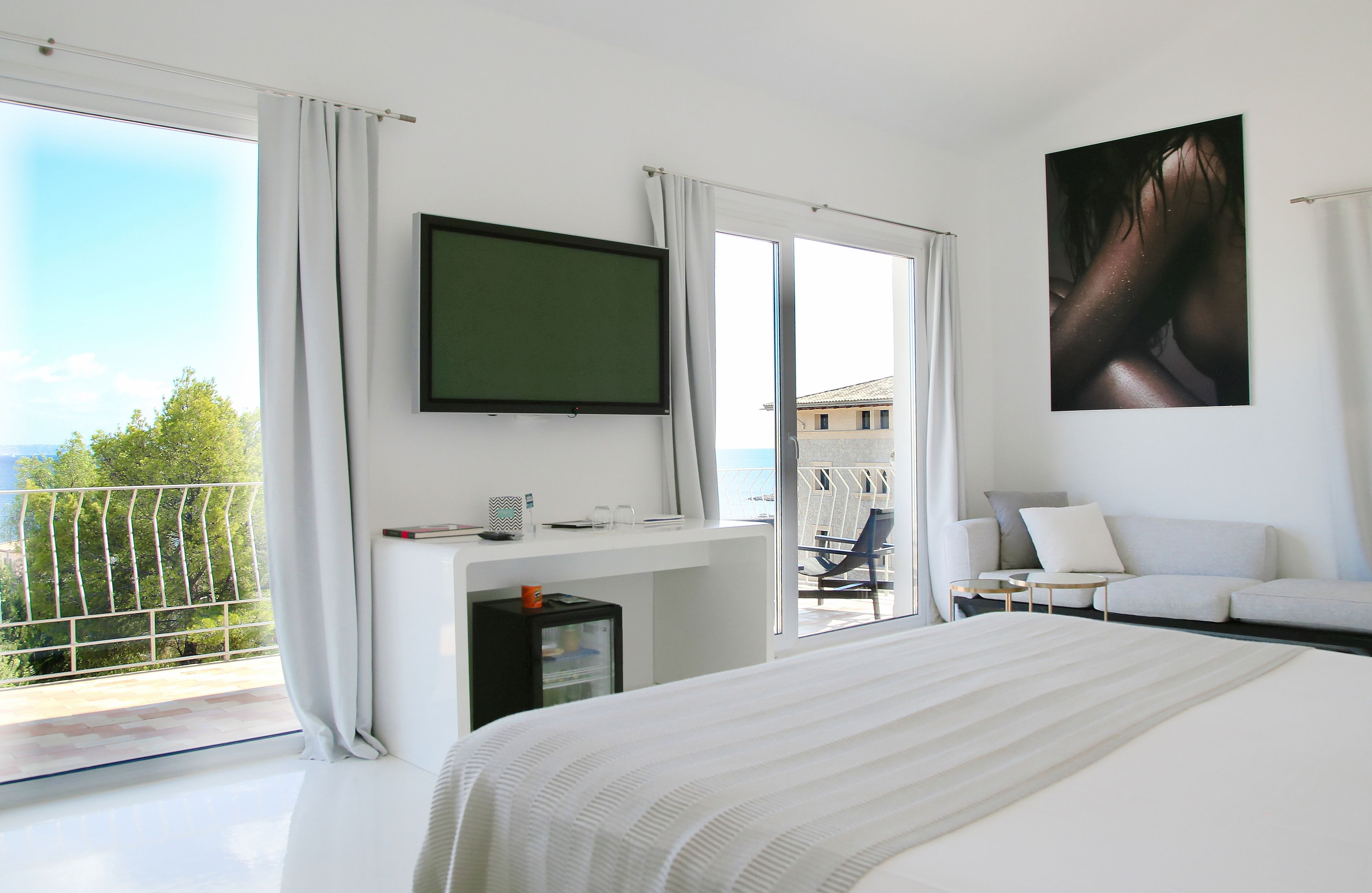 junior suite | minibar, in-room safe, iron/ironing board, free wifi