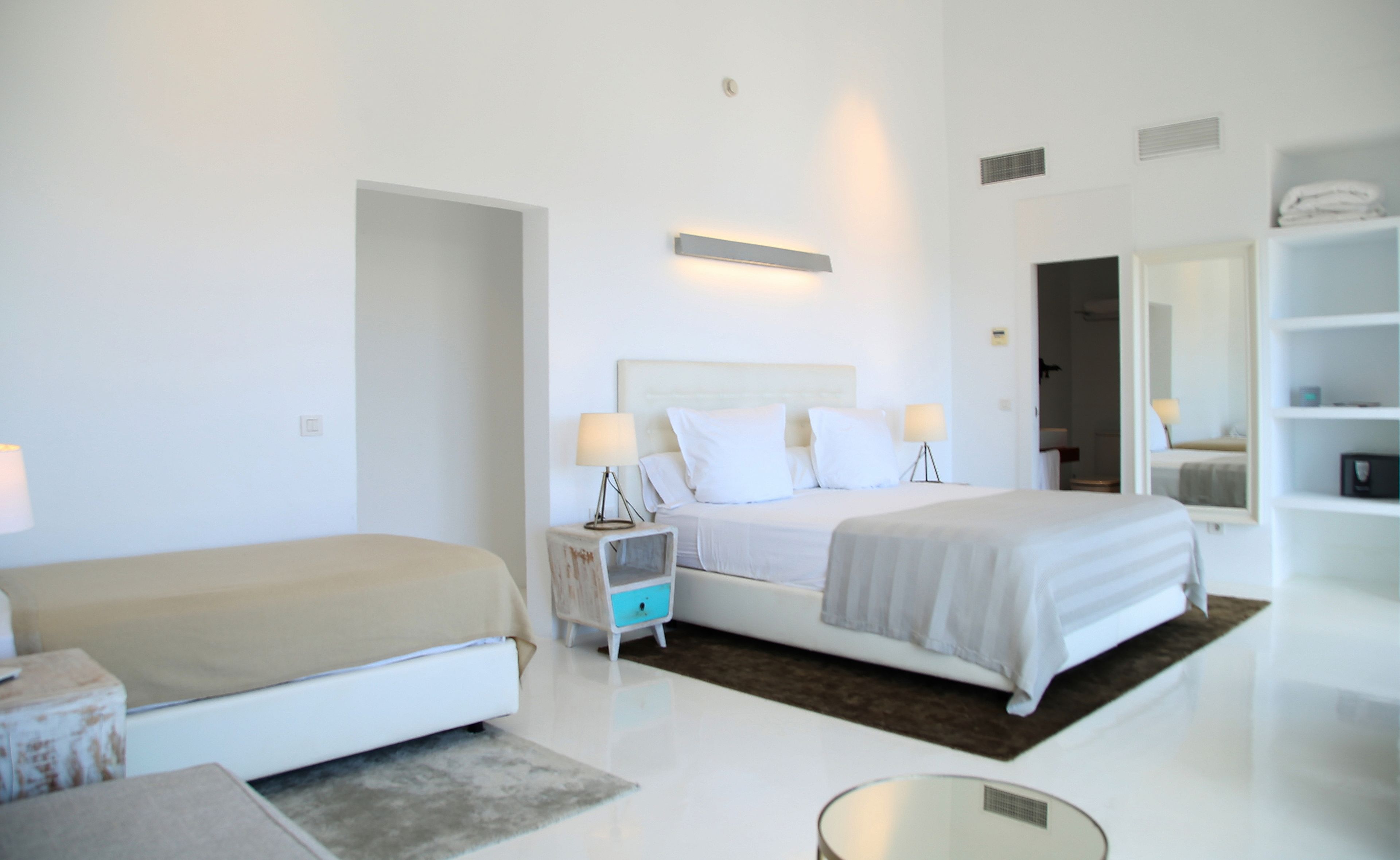 junior suite | bathroom | free toiletries, hair dryer, towels