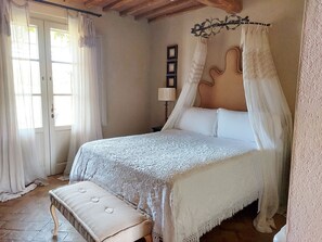 Basic Double Room | Premium bedding, minibar, in-room safe, free WiFi - Relais Sant'Elena (Bibbona)