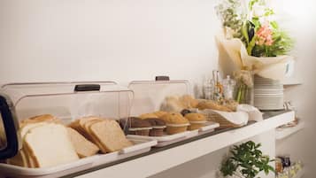 Desayuno continental (EUR 15 por persona)