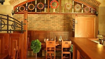 Breakfast, lunch and dinner served