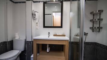 Double Room, 1 Katil Kelamin (Double) | Bilik Mandi | Pancuran mandi, kelengkapan dandanan diri percuma, pengering rambut