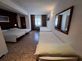 Berços (sobretaxa), camas extras/dobráveis, Wi-Fi de cortesia