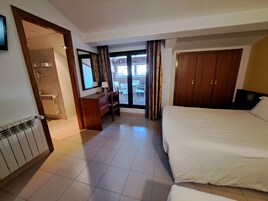 Cribs/infant beds, free rollaway beds, free WiFi, wheelchair access