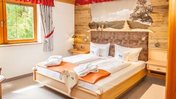 Double Room | In-room safe, individually decorated, laptop workspace, blackout drapes