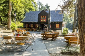 Terrace/patio - Hotel und Restaurant Köhlerhütte (Gruenhain-Beierfeld)