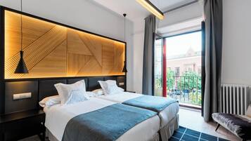 Double room with balcony two beds | Down duvets, in-room safe, desk, blackout curtains