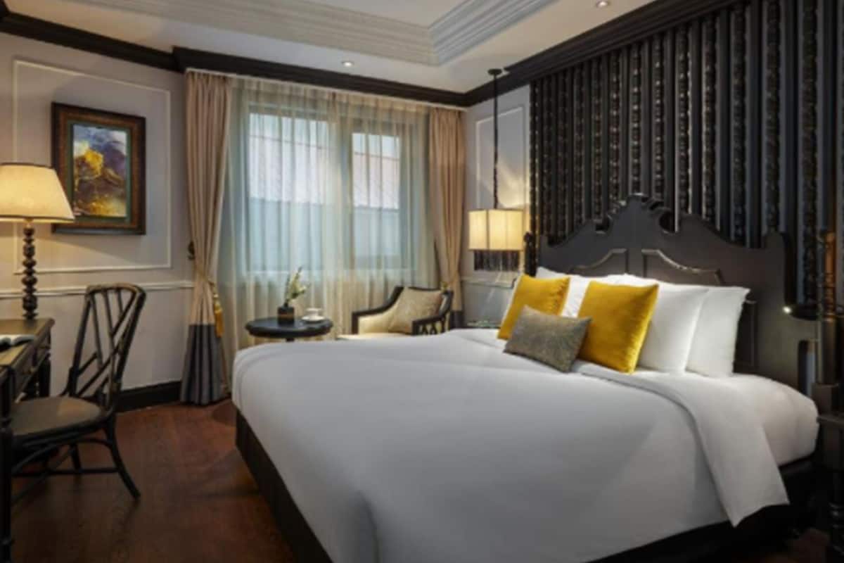 1 bedroom, premium bedding, free minibar, in-room safe