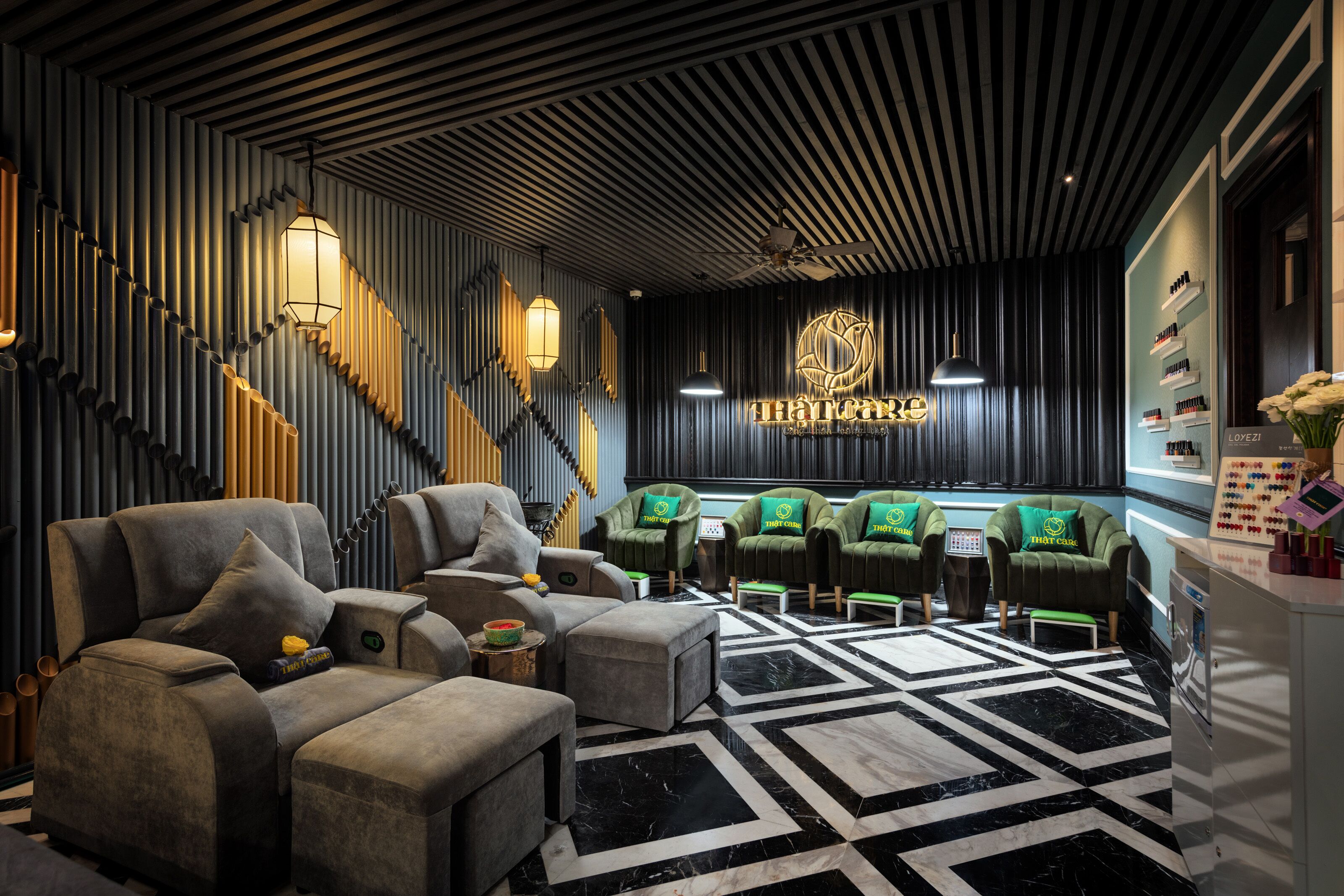 couples treatment room(s), sauna, steam room, body treatments