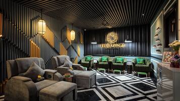 Couples treatment room(s), sauna, steam room, body treatments