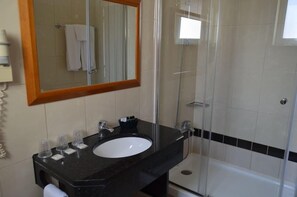 Minibar, free WiFi, bed sheets - Hotel Santa Catarina Algarve (Portimão)