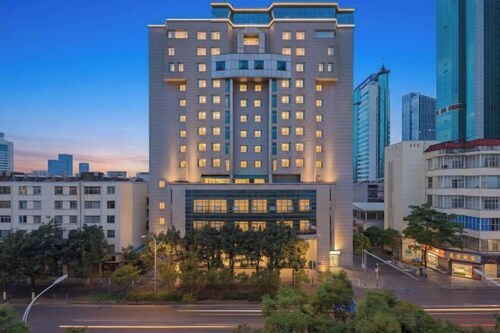 Yaolong Hotel