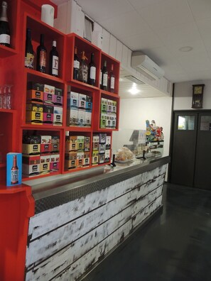 Bar (in der Unterkunft)