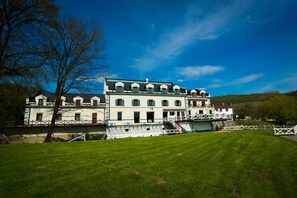 Property grounds - Romantic Hotel Mlýn Karlstejn (Karlstejn)