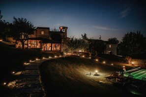 Façade de l’hébergement - soirée/nuit