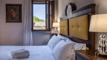 Frette Italian sheets, Select Comfort beds, minibar, in-room safe