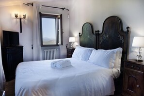 Standard-Doppelzimmer | Italienische Bettbezüge von Frette, Select-Comfort-Betten, Minibar