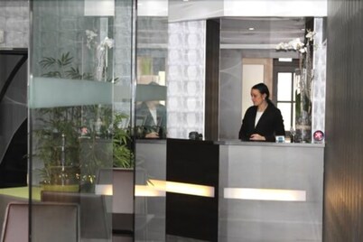 Hotel The Originals du Grand Monarque