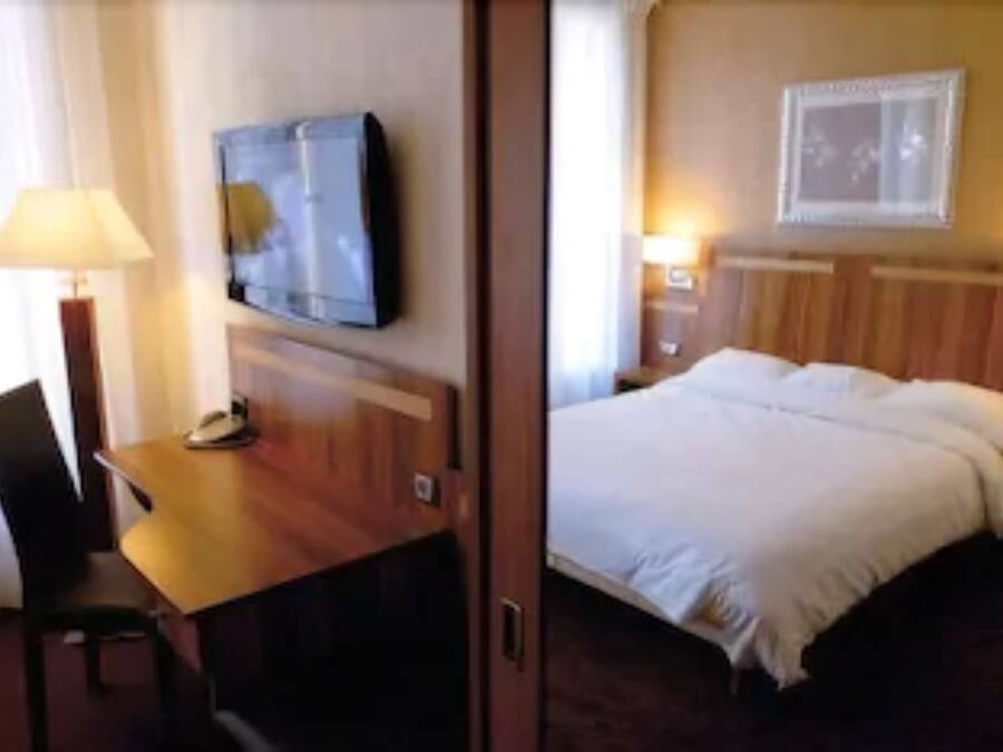 Doppia Comfort | Una scrivania, insonorizzazione, ferro/asse da stiro