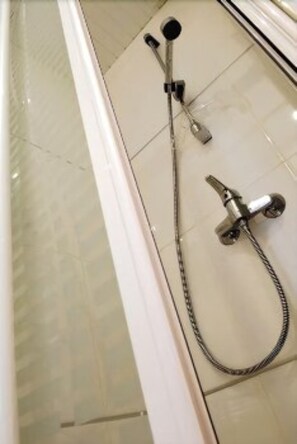 Dusche im Bad