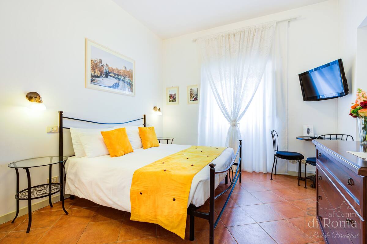 Double Room (Spagna) | Premium bedding, minibar, in-room safe, soundproofing
