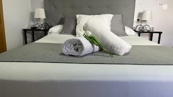 Habitación doble estándar | Muebles diferentes, insonorización, camas extra y wifi gratis