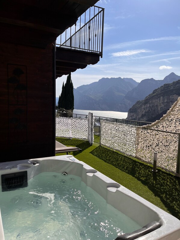 Superior Room | Private spa tub