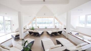 Sauna, reflexology, 4 treatment rooms