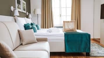 1 bedroom, hypo-allergenic bedding, minibar, in-room safe