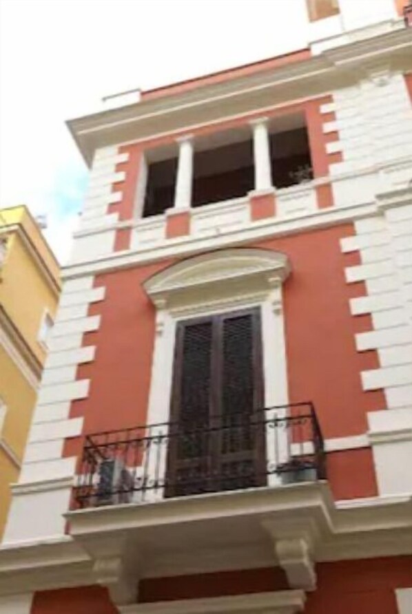 Façana frontal de l'allotjament