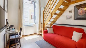 Ropa de cama de alta calidad, edredones de plumas, minibar y caja fuerte