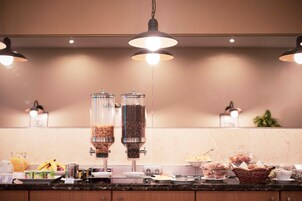 Daily buffet breakfast (EUR 7.5 per person)