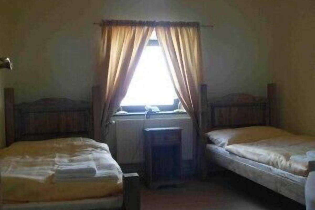 Double Room | In-room safe, individually decorated, desk, soundproofing