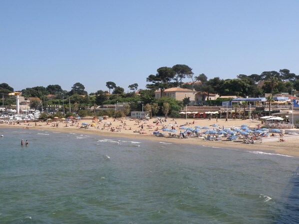Beach nearby - Hôtel Athéna (Fréjus)