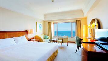 In-room safe, desk, laptop workspace, free WiFi