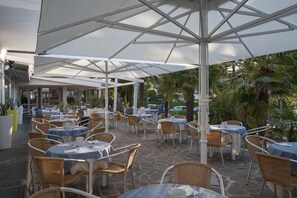 Free buffet breakfast  - Hotel delle Nazioni (Lignano Sabbiadoro)