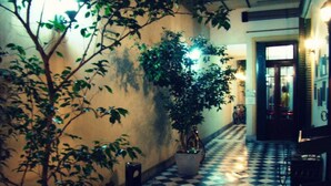 Lobby sitting area - Hostel Estacion Buenos Aires (Buenos Aires)