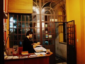 Reception - Hostel Estacion Buenos Aires (Buenos Aires)