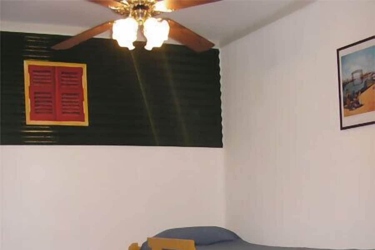 Shared Dormitory, Mixed Dorm