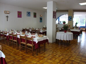 Frühstück, Mittagessen, Abendessen, französische Küche