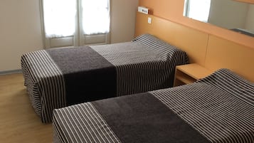 Zweibettzimmer | Schreibtisch, kostenloses WLAN