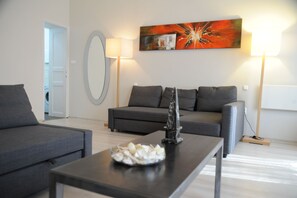 Comfort Apartment, 2 Bedrooms, Connecting Rooms | Living room | 40-inch LED TV with cable channels, TV