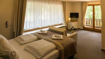 1 bedroom, in-room safe, WiFi (free)