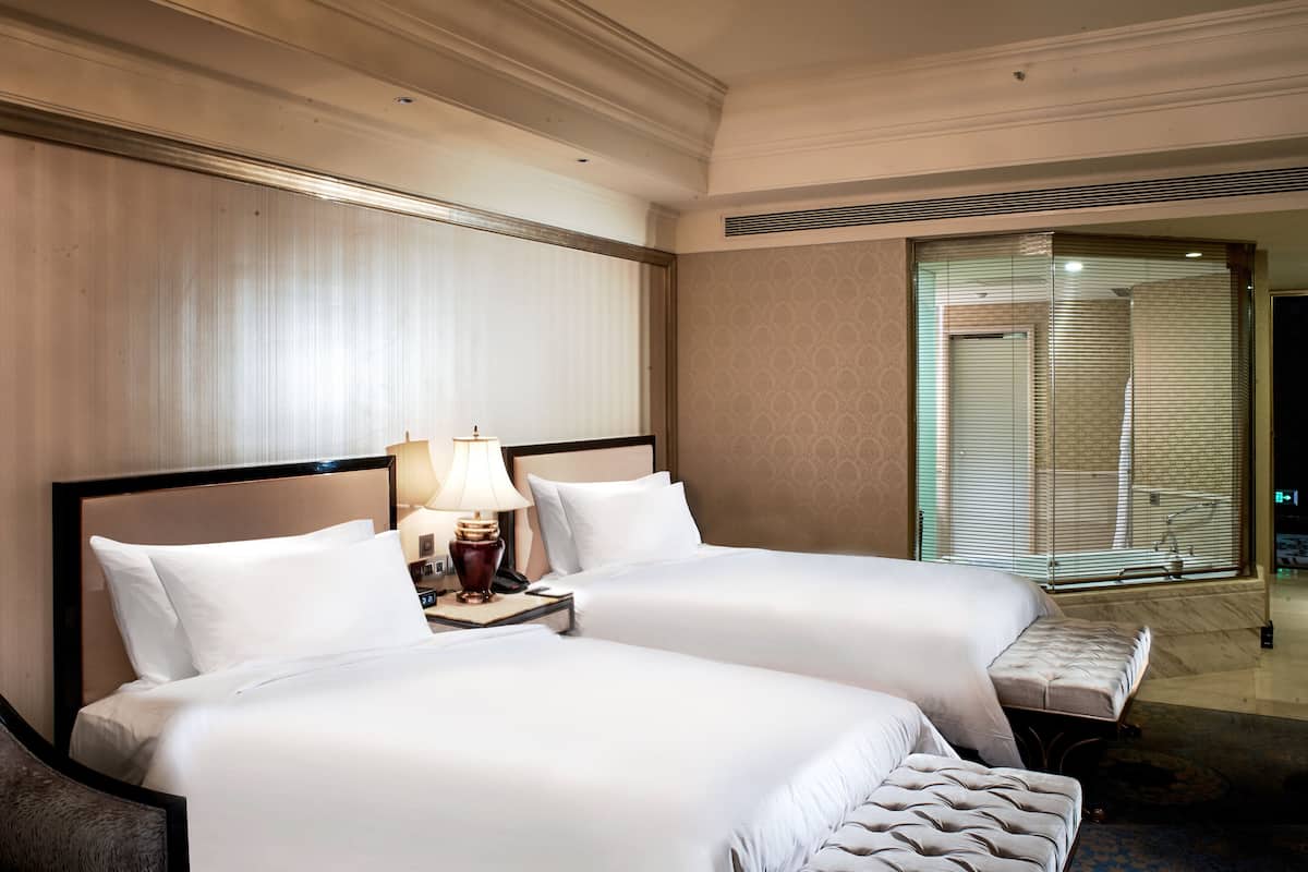 1 bedroom, minibar, in-room safe, desk