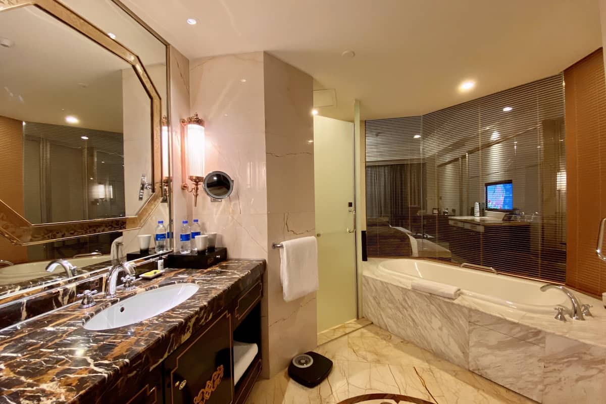 1 bedroom, minibar, in-room safe, desk