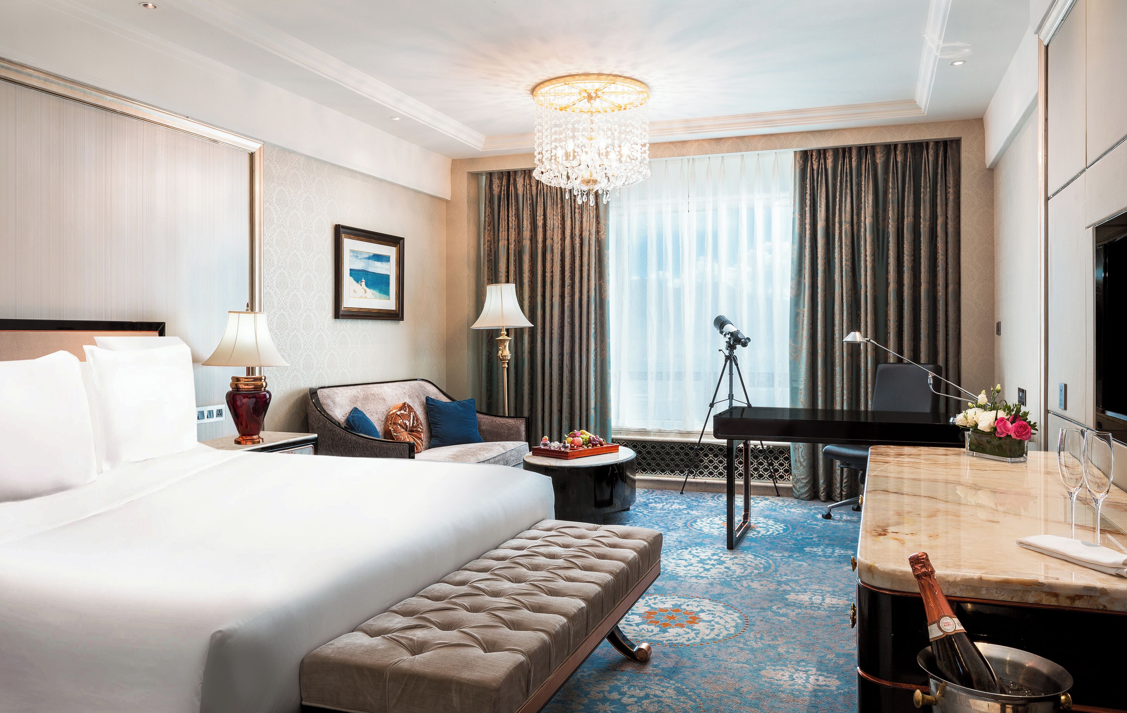 Minibar, in-room safe, desk, iron/ironing board